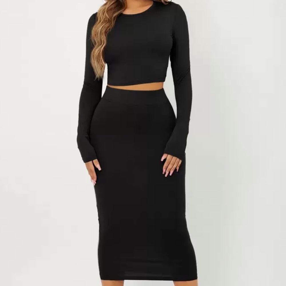 2 PIECE♦️♦️CROP TOP w SLIM PENCIL SKIRT